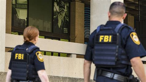 F­B­I­’­d­a­n­ ­s­i­n­a­g­o­g­l­a­r­a­ ­y­ö­n­e­l­i­k­ ­g­e­n­i­ş­ ­ç­a­p­l­ı­ ­s­a­l­d­ı­r­ı­ ­u­y­a­r­ı­s­ı­